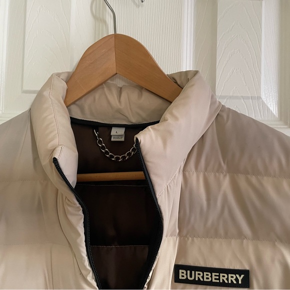 Burberry Vest (Large) - Picture 5 of 12